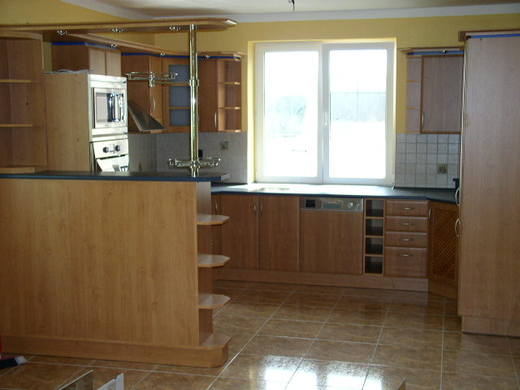 Kuchyně na míru 001.jpg